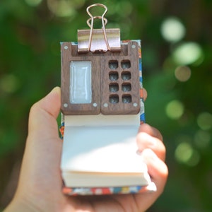 8色水彩画用小型パレット ブラックウォールナットボックス 旅行用 ポータブル 絵画用品 水彩絵の具ボックス パレット 彼/彼女へのギフト