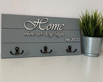 Key holder for wall / Personalized Key Hanger / New home sign / Family name sign key holder / Last name key hanger / Custom wall key rack