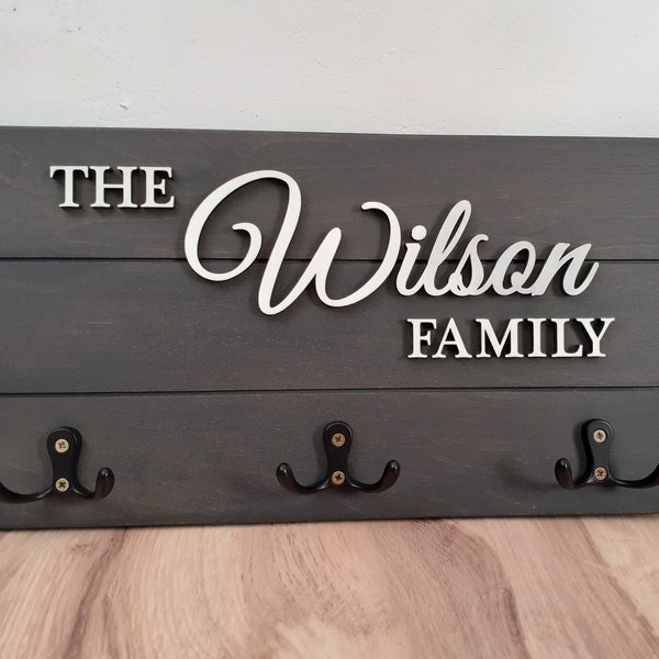 Last Name Key Holder for wall, Personalized Family name sign key holder, Home key holder, Wall key rack, Wooden key hanger for wall