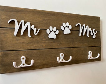 Mr & Mrs Key and Leash Holder for Wall, Entryway Key Hanger, Christmas Gift for Couple, Dog Lovers gift, Housewarming Gift, Home Key Holder