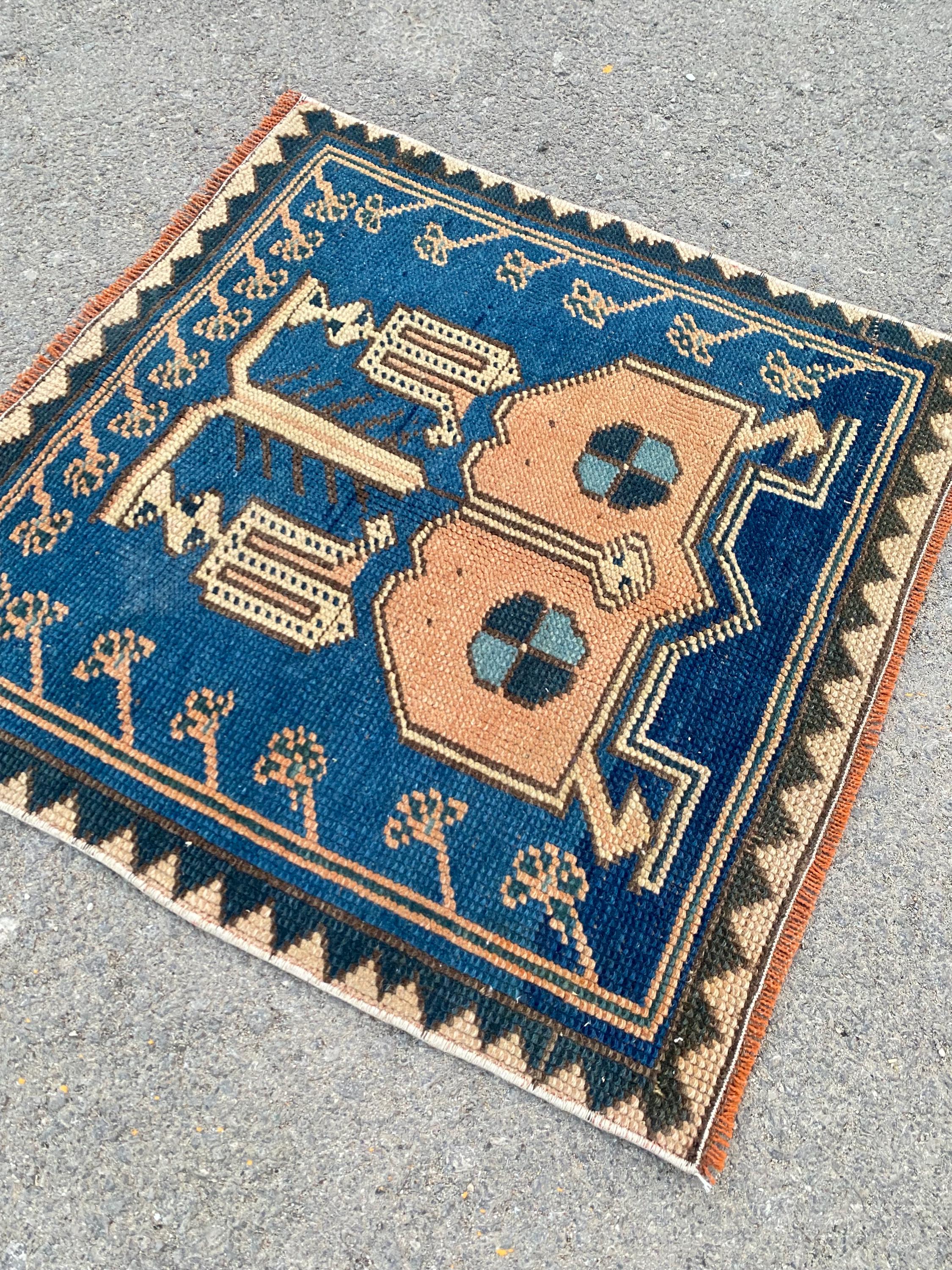 Vintage Oushak Turkish Doormat Rug: Handwoven Wool and Cotton (2.1