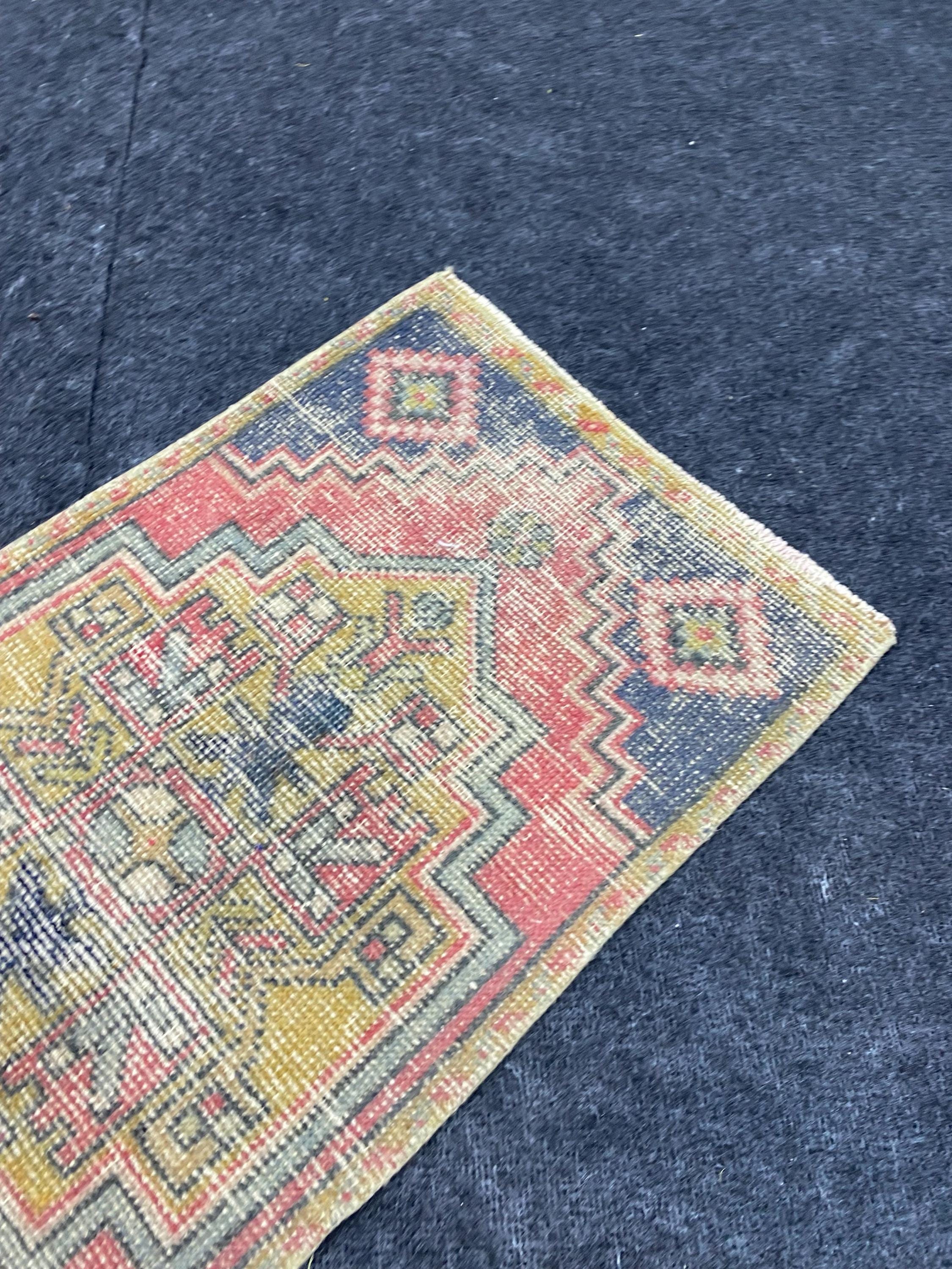 Vintage Oushak Turkish Doormat Rug: Handmade Wool & Cotton (1.6x3