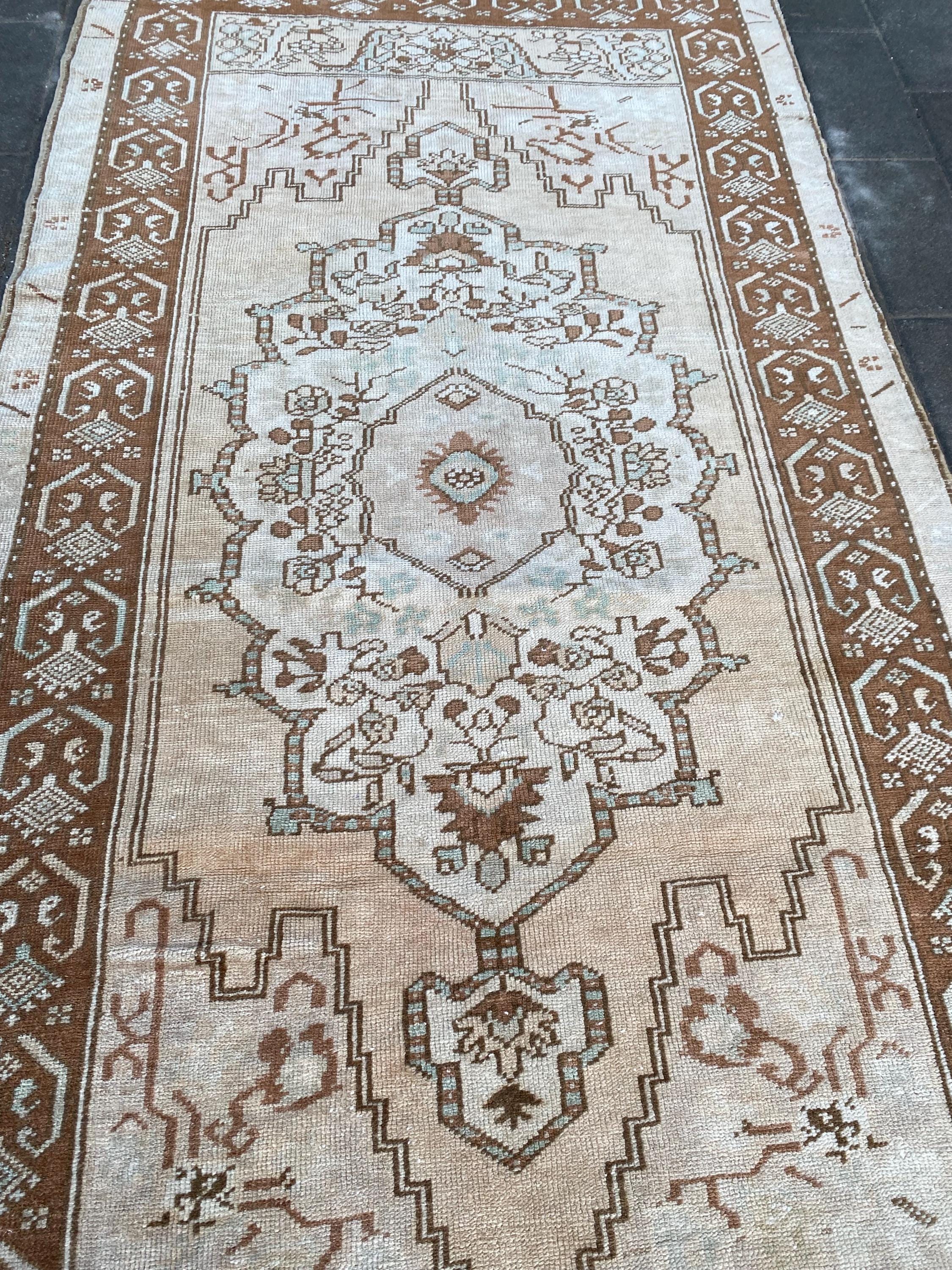 トルコヴィンテージラグ OldTurkishVintage Oushak Rug トルコヴィンテージラグ OldTurkishVintage Oushak Rug