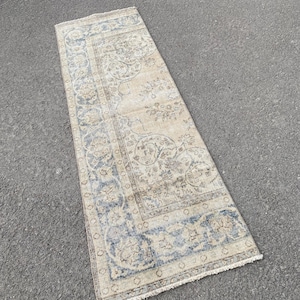 Vintage Oushak Runner Rug: Turkish Wool Hallway Carpet (2.3 x 6.9 ft)
