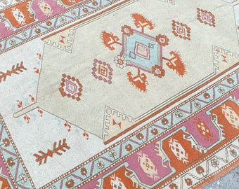 Handmade Wool Oushak Rug 5x8: Vintage Turkish Accent Rug.Tax Free USA