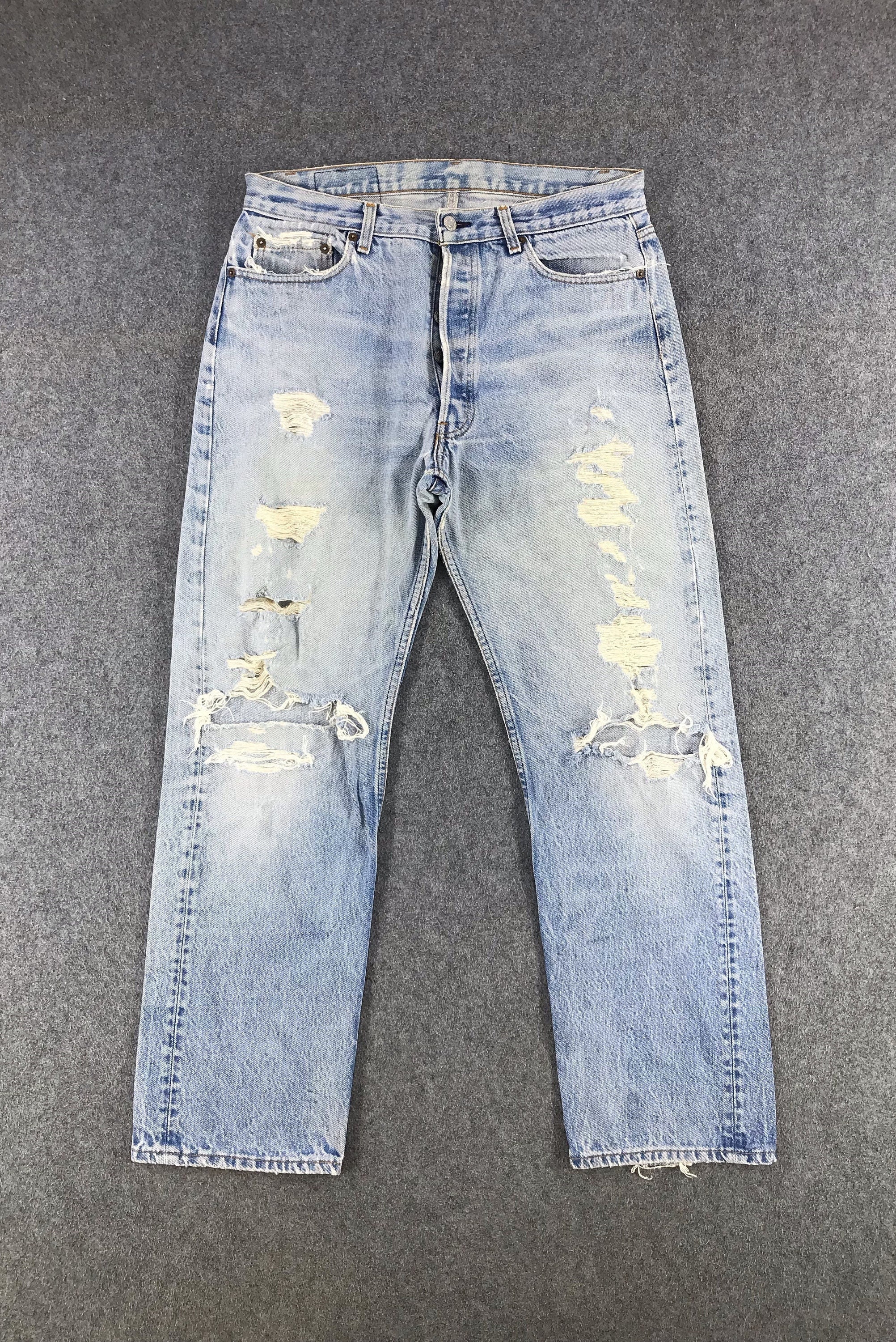 Vintage 80s Light Wash Levis 501 Jeans 