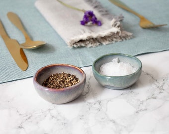 Small handmade ceramic bowl, perfect for trinkets, salt and pepper, condiments or sauces • Available in four beautiful glazes