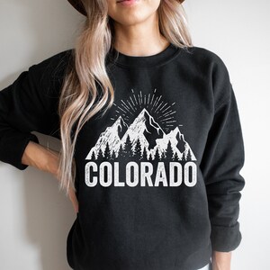 Colorado Sweatshirt, Colorado Traveler Sweatshirt, Colorado hiking gift Sweatshirt, Colorado Mountain Sweatshirt, Colorado lover Sweatshirt