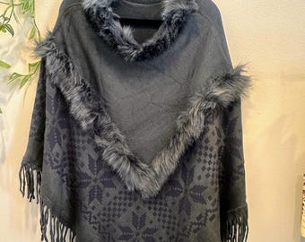 Pure Merino Wool Poncho for Women, Elegant Winter Cape with Faux Fur Trim, One Size Fits Most, Soft Wool