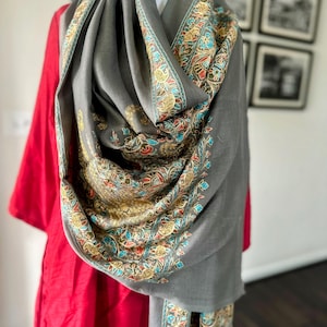 Pashmina Shawl | Luxury Wool Wrap for Women | Indian Wedding Scarf, Ethical Gift, Warm Winter Stole | Gray Scarf