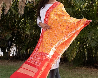 Dupatta tradicional de seda, amarillo y rojo. Bufanda para bodas, festivales, fiestas y ropa de noche.