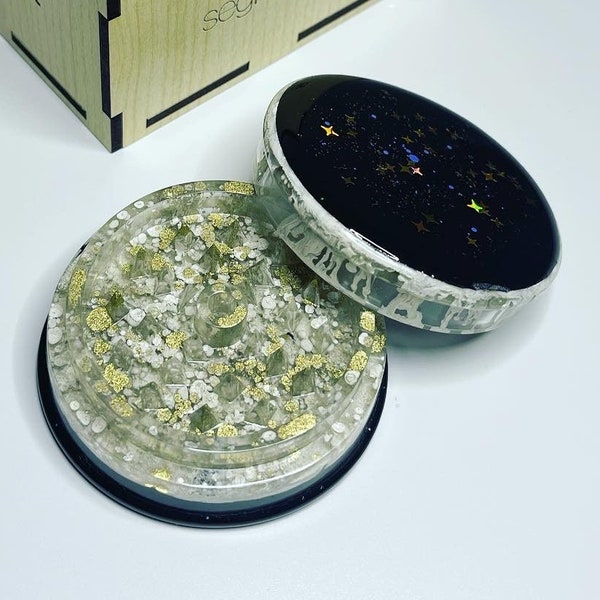 Cosmos Pinata Gold Blanco Resin Grinder, Epoxy Grinder, Green Handmade Ashtray, Decoration Tray, Housewarming Gift, Absolute Collection