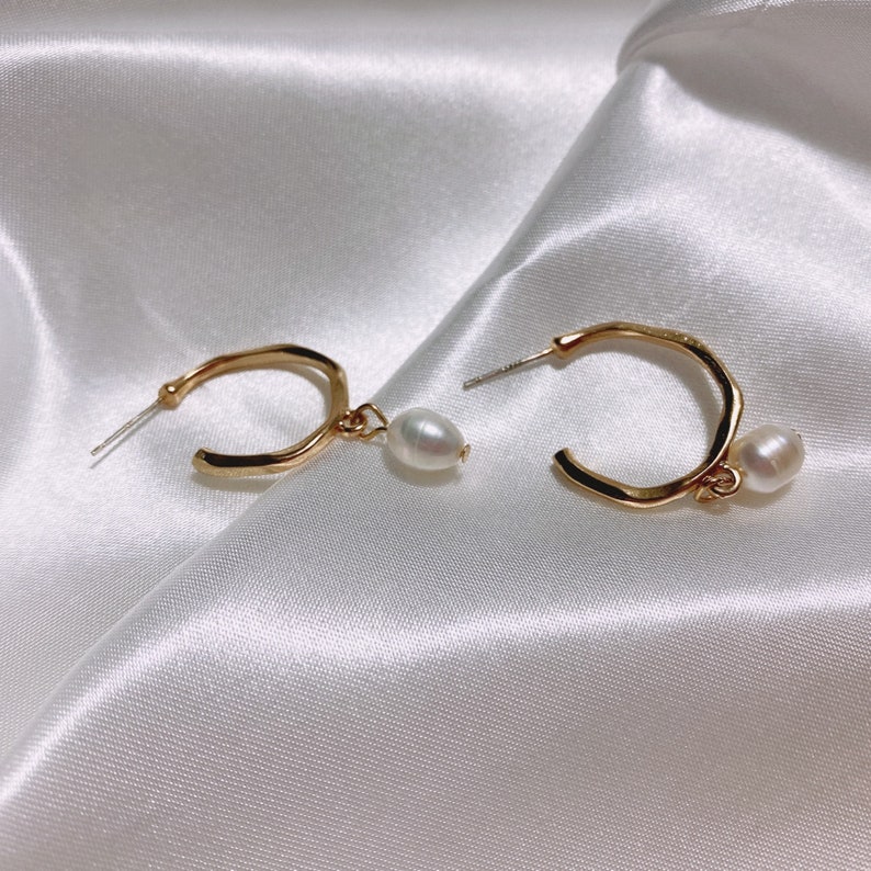 Dainty Cute Minimal Earring Irregular Natural Pearls Hoop Earring Christmas Holiday New Year Birthday Gift Silver S925