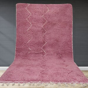Tappeto rosa, tappeto marocchino rosa, tappeto berbero, tappeto marocchino pianura, tappeto marocchino solido, tappeto fatto a mano, tappeto Beni ourain, tappeto berbero, tappeto di lana