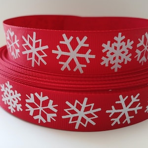 Grosgrain Ribbon 5 Yards White Snowflakes on Red Winter Season Sleding Skiing Snowman Dreaming of A White Christmas Time, 7/8&quot; Wide