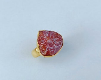 Handgemaakte robijnrode edelsteenring, gesneden robijnrode ring, gouden ring, ring ruwe stenen ring, cadeauring