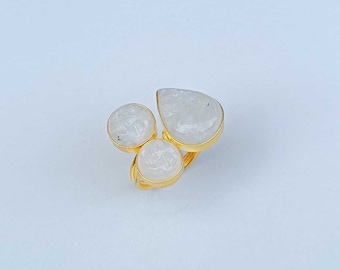 Anillo único hecho a mano con cara de luna de piedra, anillo con cara de luna de piedra lunar arcoíris, anillo de piedra blanca, cara de luna tallada en piedra, anillo para ella, regalo