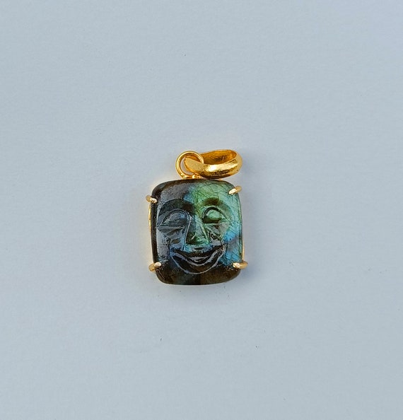 Labradorite Moonface Pendant Labradorite Moonface Pendant