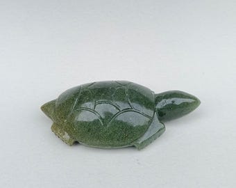 翡翠？彫刻細工 亀 138g 天然手彫り翡翠亀 | 天然翡翠亀像 | 宝石亀 | 室内装飾亀 | ユニークな