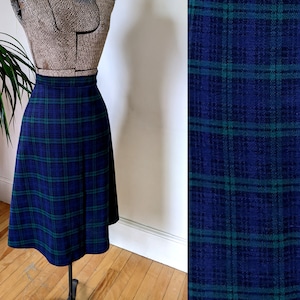 Klassischer A-Linien Pull-On knielanger Rock in Navy und Grün kariert / 28 &quot;Taille