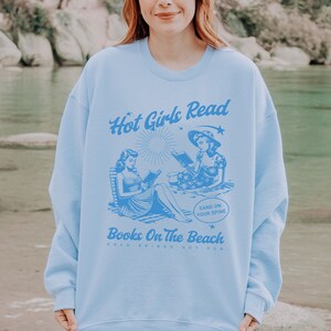 Hot Girls Read Books on the Beach Sweatshirt, Beachy Shirts Coconut Girl Retro Reading Crewneck Booklover Gifts Sweater Smut Sweatshirt