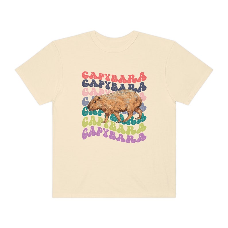 Capybara Shirt Stückgefärbtes Comfort Colors® Shirt Capybara Geschenk Retro gewelltes Text Capybara Ästhetisches T-Shirt Ivory