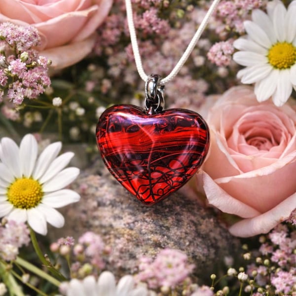 Rot und schwarzes Herz Anhänger Halskette, einzigartige Halskette, ungewöhnliche Geschenkidee, rot, schwarz, metallischer Glimmer Schimmer, Geschenk für Sie