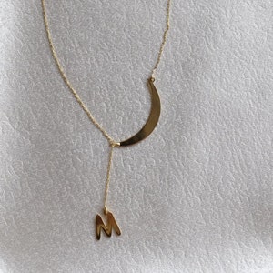 Personalizado Crescent Moon Name Colgante, 925 plata 14K oro plateado Luna collar, silver Crescent Moon Initial Necklace, Custom Name Pendant