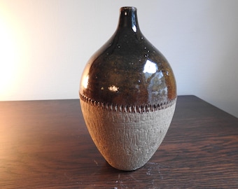 Black bottle/vase