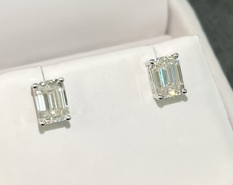 Endless Cheer Moissanite Stud Earrings main image 0