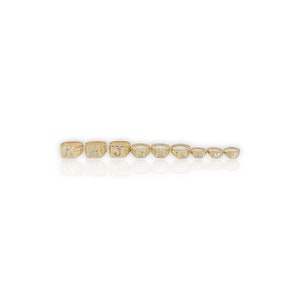Anillo con inicial en oro amarillo de 10 quilates, estilo pepita cuadrada, personalizable con 3 opciones de tamaño