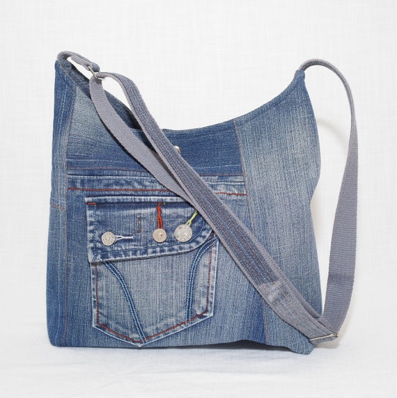 Bolso hecho con jeans reciclado new arrivals
