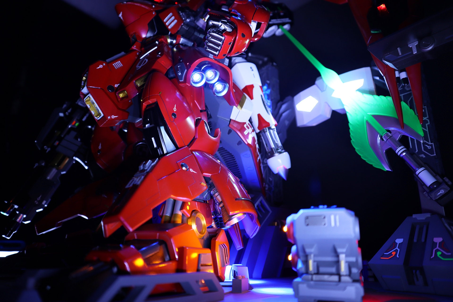 世界初、世界最大級の1/72 GSBサザビーをジオラマで再現！ - Etsy 日本