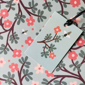 Carta da regalo floreale-modello ape-carta da regalo primaverile-bella carta da regalo