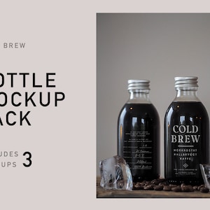 Pode incluir: Duas garrafas de vidro transparente com tampas prateadas cheias de líquido escuro, rotuladas como "COLD BREW". As garrafas são exibidas com cubos de gelo e grãos de café. O texto inclui "Bottle Mockup Pack" e "Includes 3 Mockups".