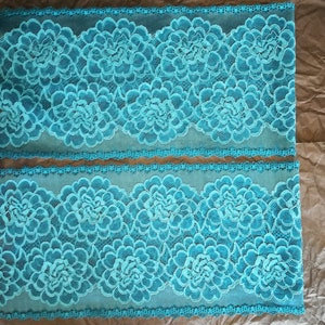 Thigh saver made of blue-green lace 18 cm wide made to measure image 4