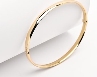Classic Gold Bracelet, Custom Gold Bangle, Gold Oval Bracelet, Personalized Bangle, 14K Gold Bangle, Valentines Day Gift