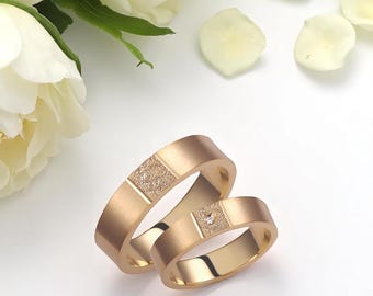 Custom 14k Gold Wedding Ring Set: Diamond & Textured Bands, Engraved