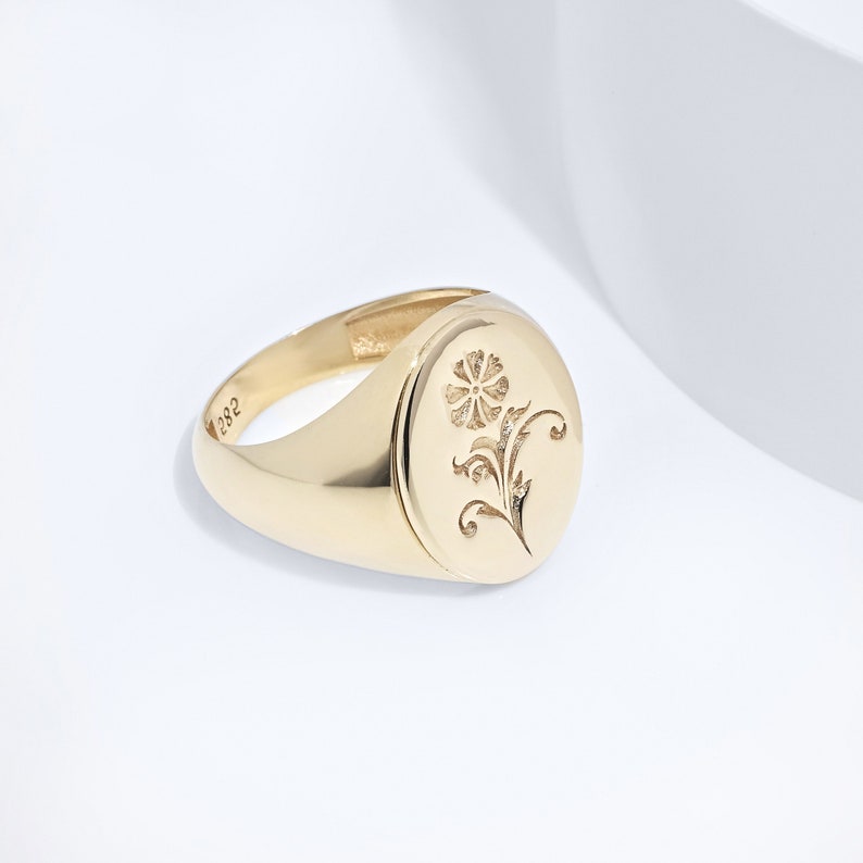 Flower Signet Ring in 14K Gold