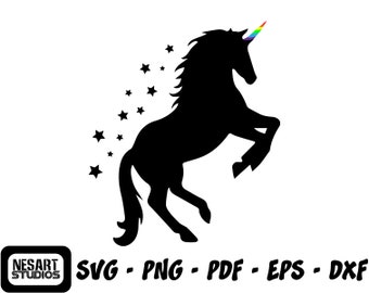 Puede incluir: Silueta negra de un unicornio con un cuerno de arcoíris y un rastro de estrellas detrás.