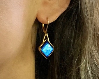 Amazing effect, Changing color from Turquoise Blue to Purple, Handmade faceted Dichroic Silver Earrings, Squares on Silver Hoop Lever back