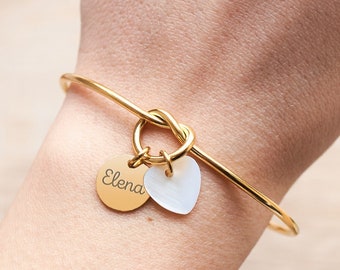 Personalized bangle bracelet with medal to engrave and mother-of-pearl heart, Personalized Women's Bracelet, Godmother Mom Bracelet, Mother's Day Gift