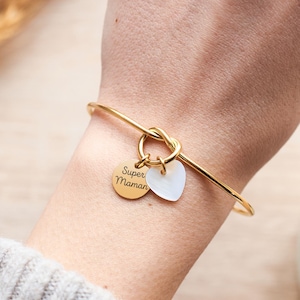 Personalized bangle bracelet with medals to engrave and mother-of-pearl, Personalized women&#39;s bracelet, Personalized gift for mom, Godmother bracelet