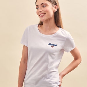 Tshirt Brodé Femme Blanc, T-Shirt Personnalisé Femme, Tee-Shirt Personnalisable, Cadeau Maman, Cadeau Fête Des Mères Personnalisé image 2