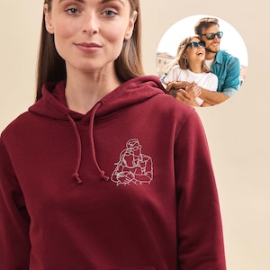 Sweat Unisexe Photo Brodée Personnalisée, Portrait Personnalisé Brodé, Sweat Personnalisé, Cadeau Fête Des Mères, Cadeau Fête Des Pères Brodeaux / Burgundy