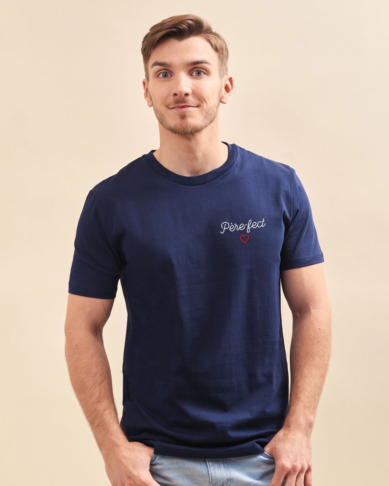 Tshirt Brodé Personnalisé Homme Bleu, Cadeau Homme Personnalisé, Cadeau Parrain Personnalisé, Cadeau Fête Des Pères image 2