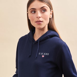 Unisex gepersonaliseerde geborduurde hoodie, blauwe hoodie, gepersonaliseerde hoodie, moedercadeau, Moederdag en Vaderdagcadeau afbeelding 3