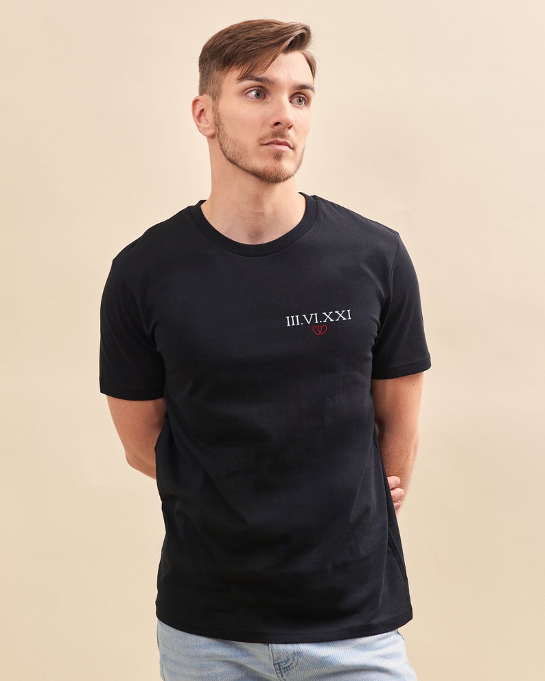 T-Shirt Brodé Personnalisé Homme Noir, T-Shirt Personnalisable Homme, Cadeau Pour Lui, Cadeau Fête Des Pères Personnalisé image 6