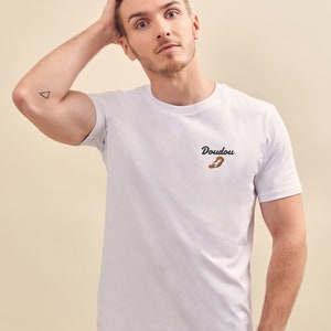 Tshirt Brodé Homme Blanc, T-shirt Personnalisé Homme, Cadeau Personnalisé Pour Lui, Cadeau Parrain, Cadeau Fête Des Pères Personnalisé image 6