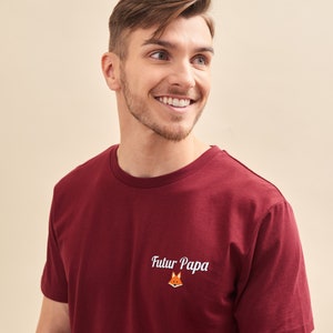 T-shirt Brodé Personnalisé Homme Bordeaux, Cadeau Personnalisé Pour Lui, Parrain, Cadeau Fête Des Pères Personnalisé image 5